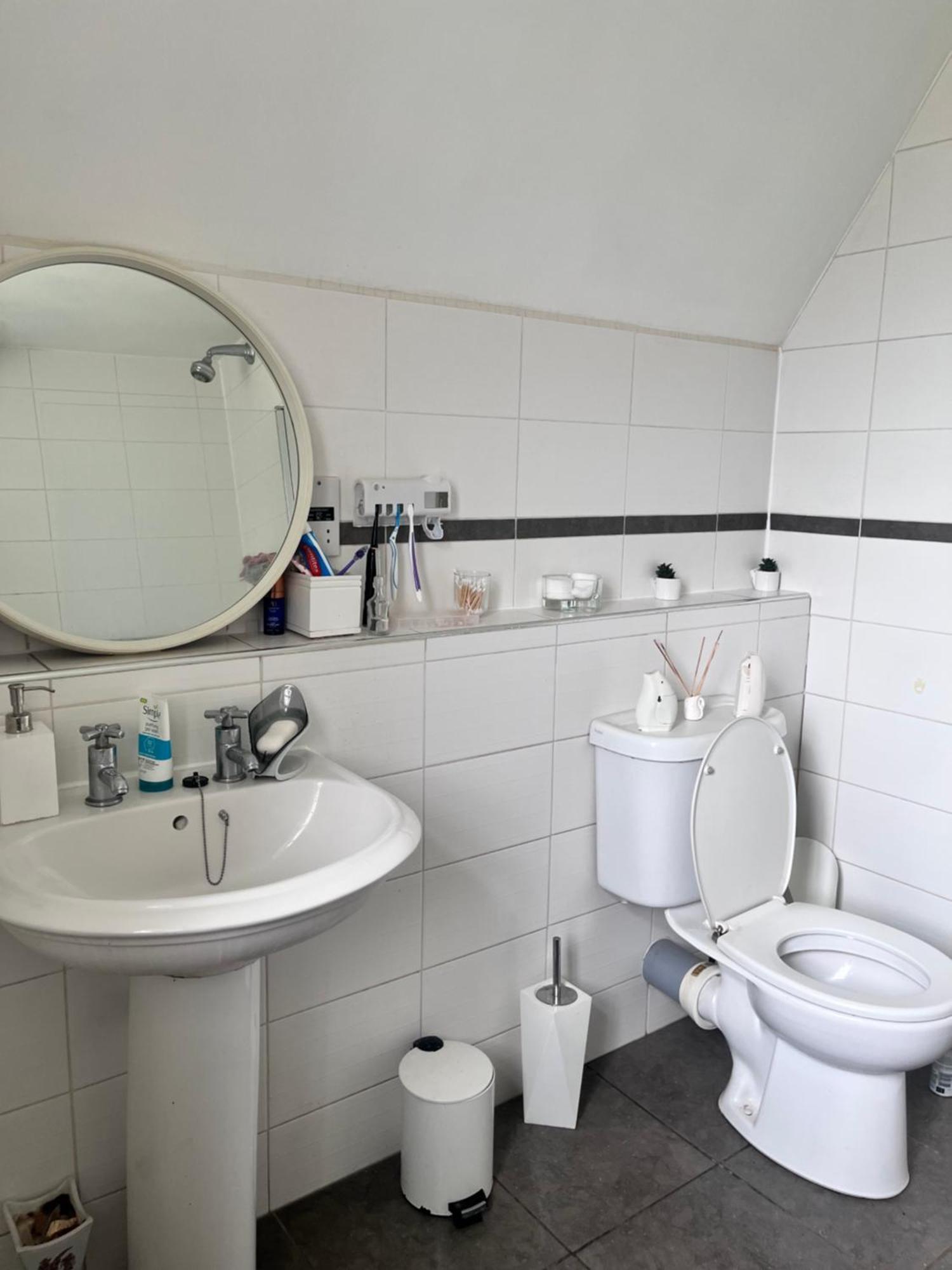 Private Room In Charming Detached House In Newington Edinburg Exteriör bild